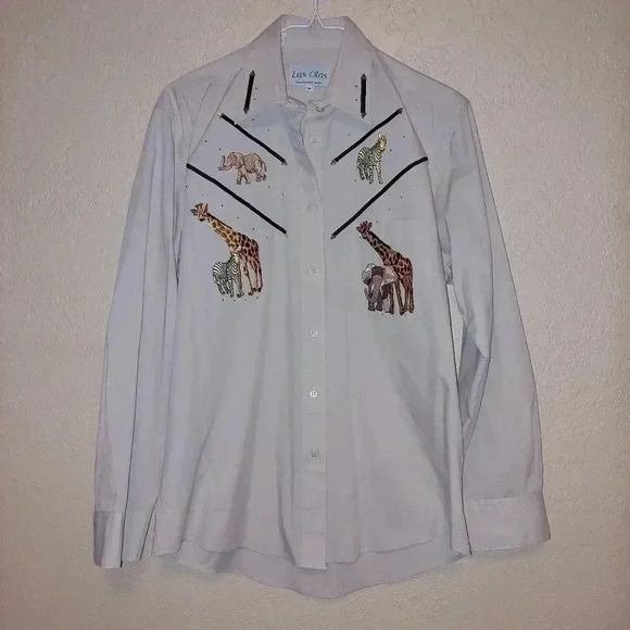 Las Olas Women's Long Sleeve African animals Safari Tan Shirt Size: Small - Picture 11 of 11